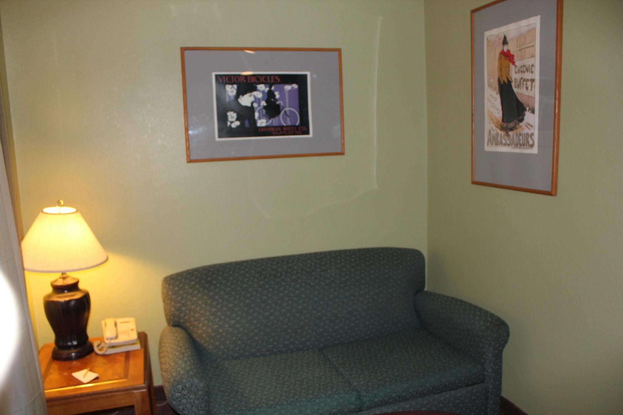 Oak Hill Inn And Suites Tahlequah Exteriör bild