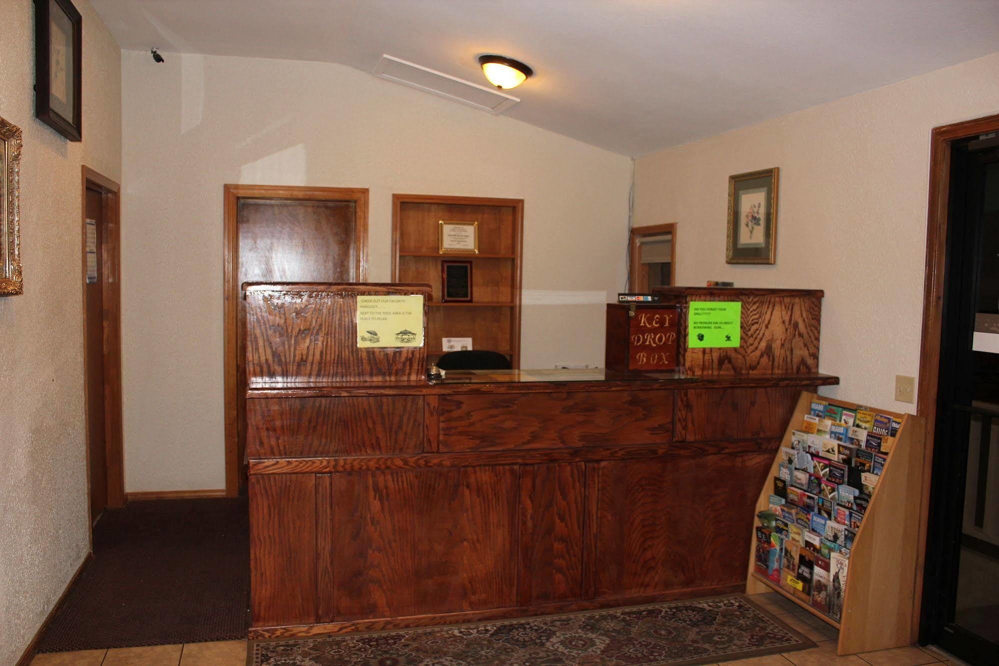 Oak Hill Inn And Suites Tahlequah Exteriör bild