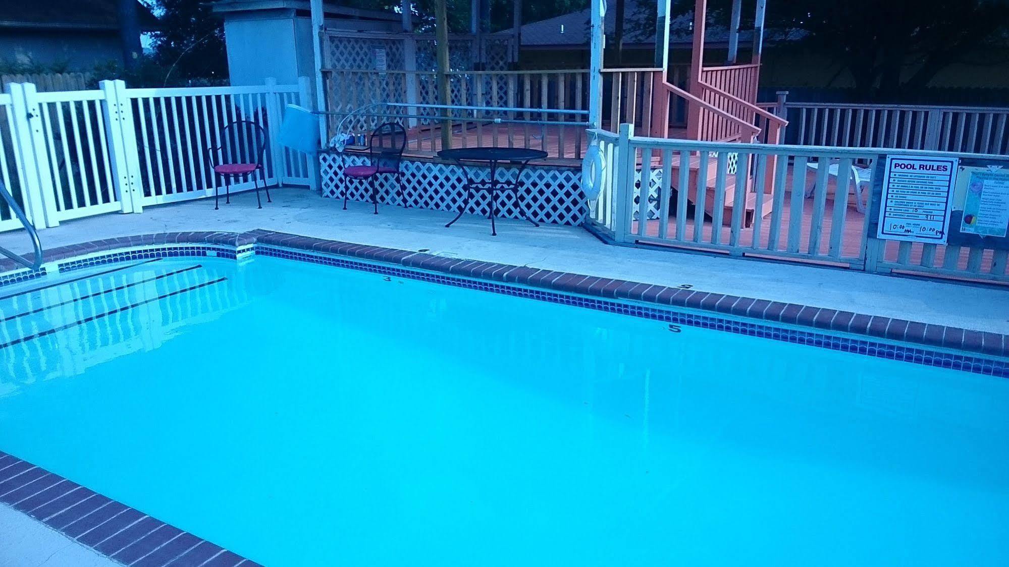 Oak Hill Inn And Suites Tahlequah Exteriör bild