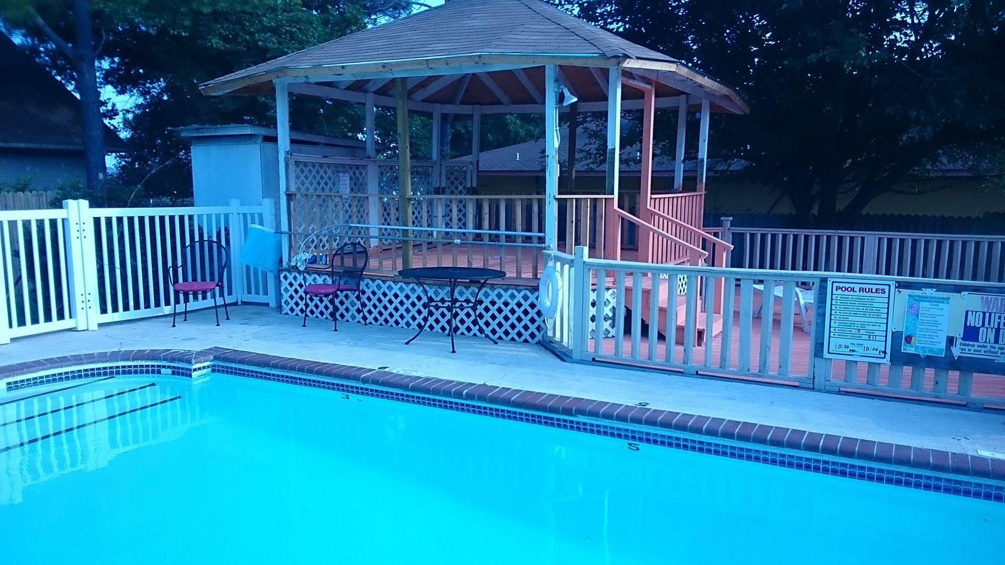 Oak Hill Inn And Suites Tahlequah Exteriör bild