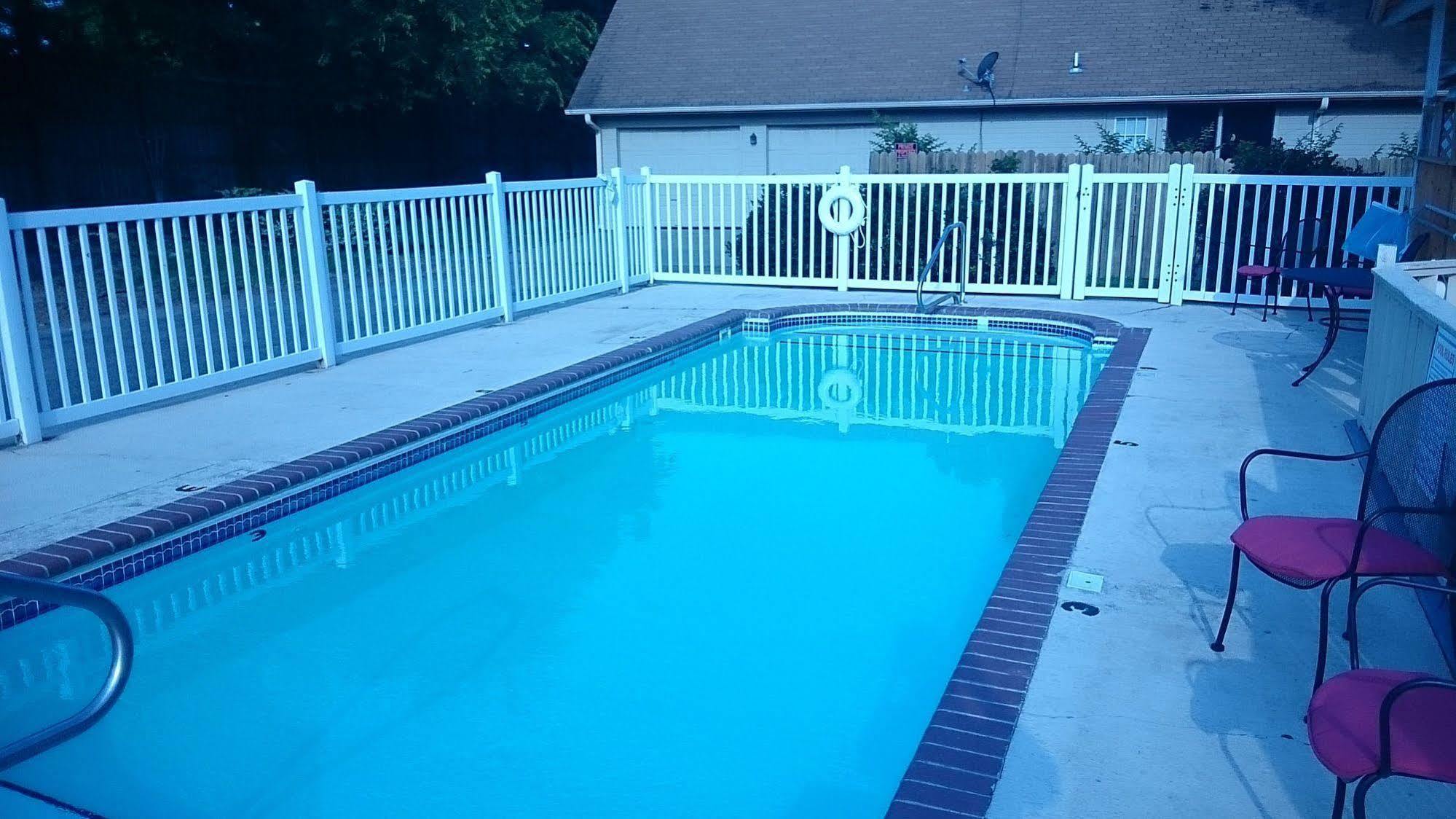 Oak Hill Inn And Suites Tahlequah Exteriör bild