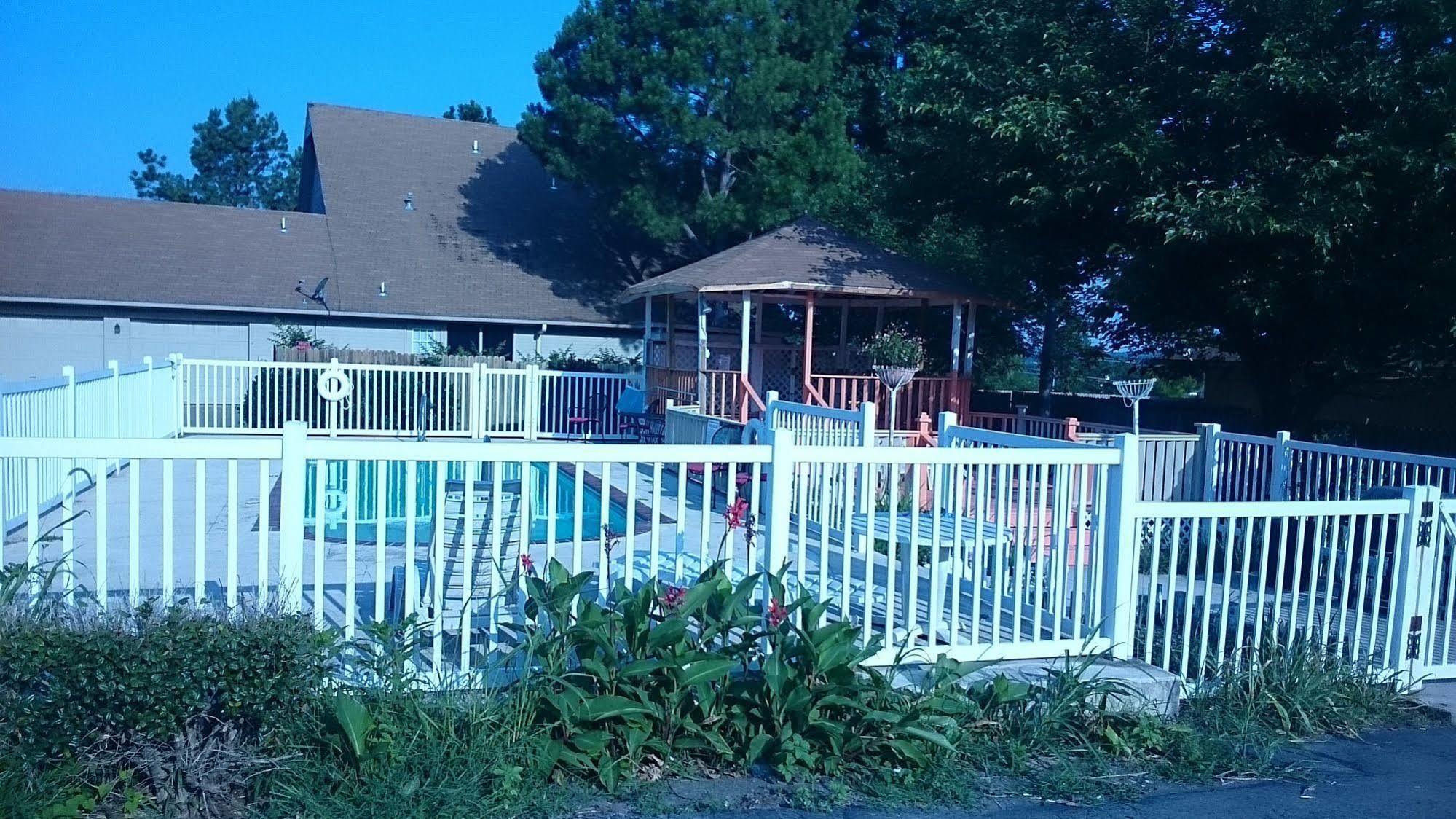 Oak Hill Inn And Suites Tahlequah Exteriör bild